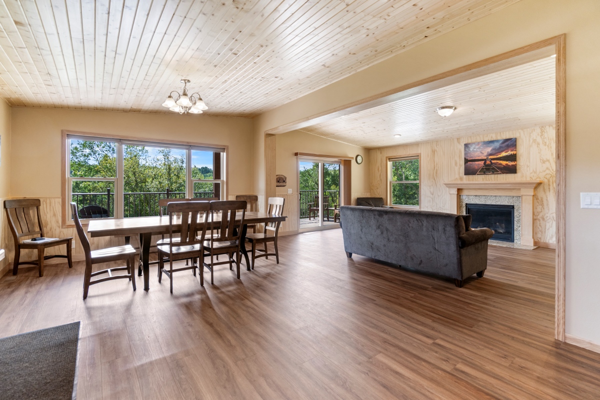 Ridgwood Cabin Living Room and Fire Place