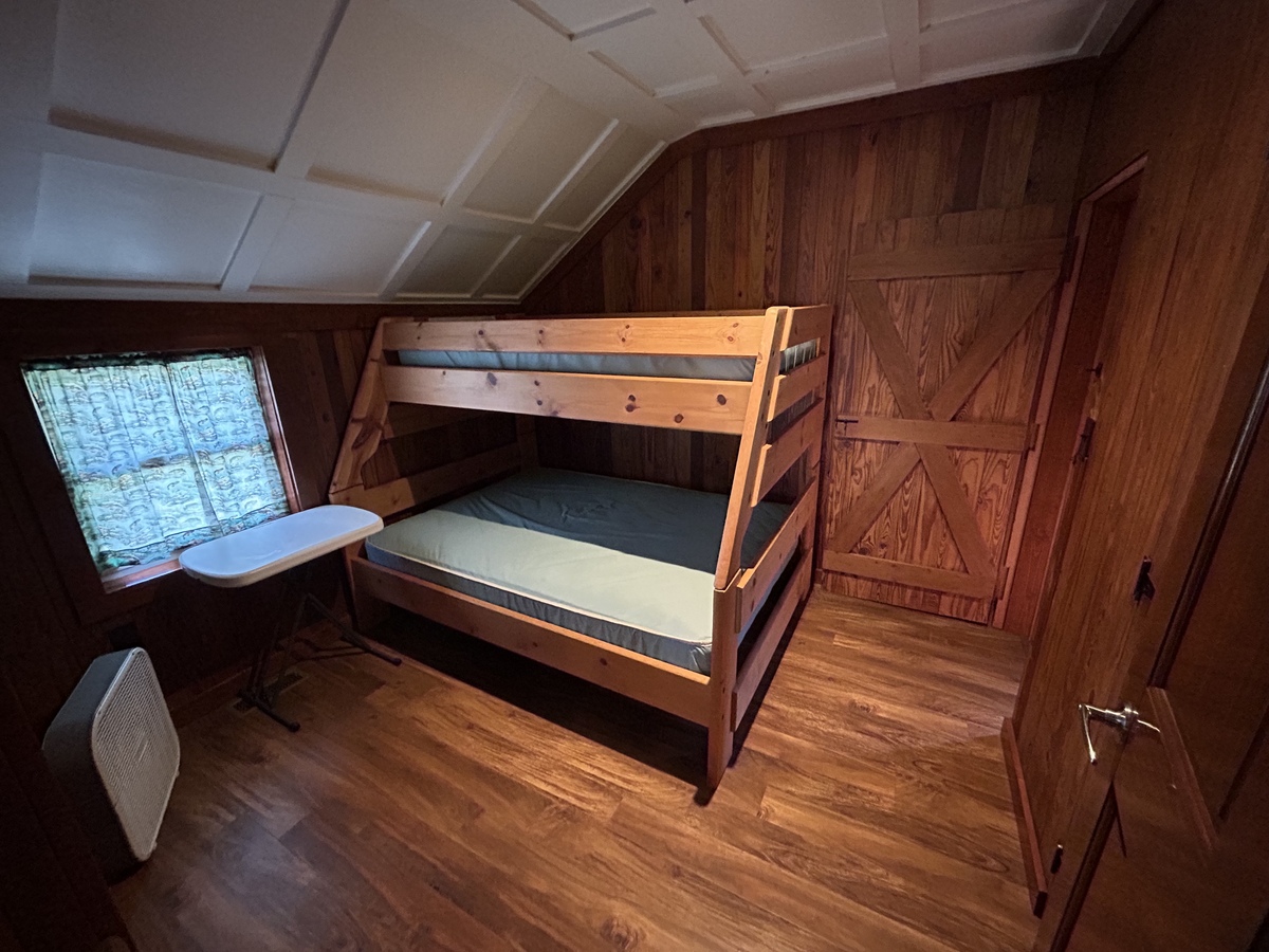 RT Reese Cabin Bunkroom
