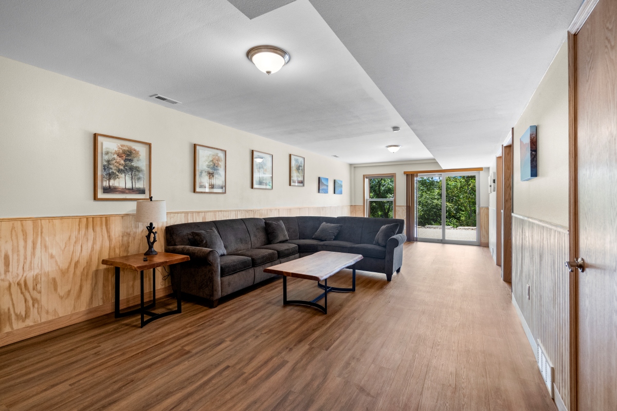 Ridgewood Cabin Family Room