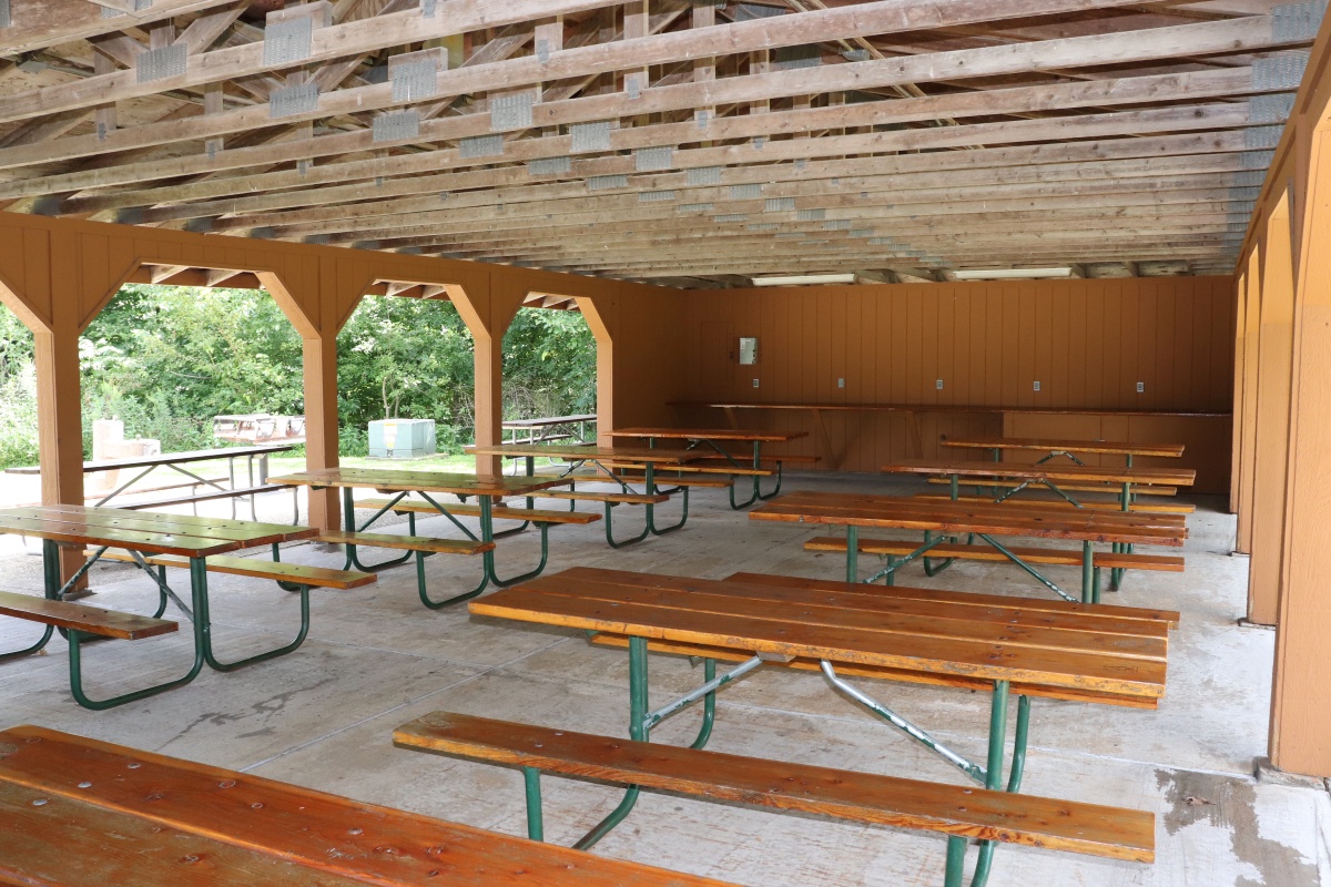 Meadowlark Shelter with picnic tables