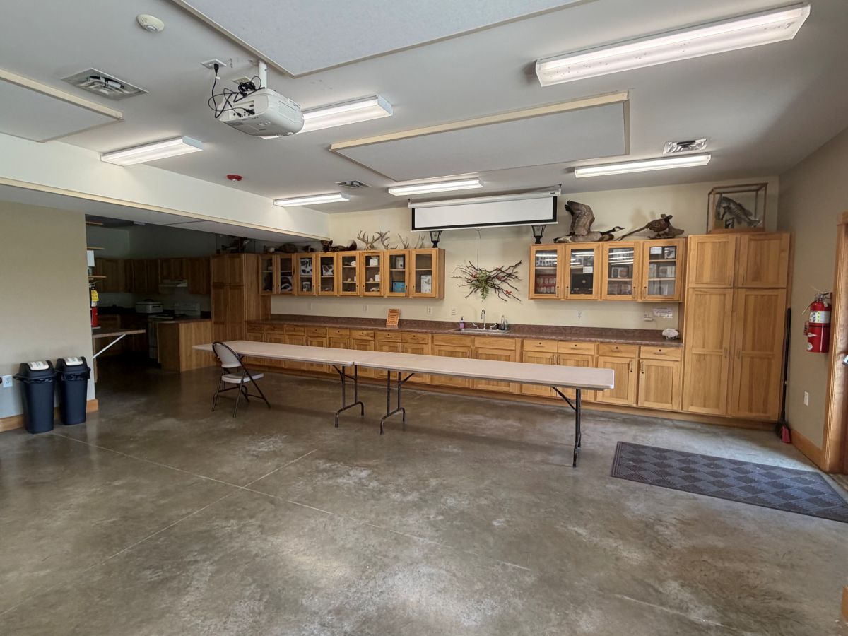 Lake Iowa Nature Center - Inside view 