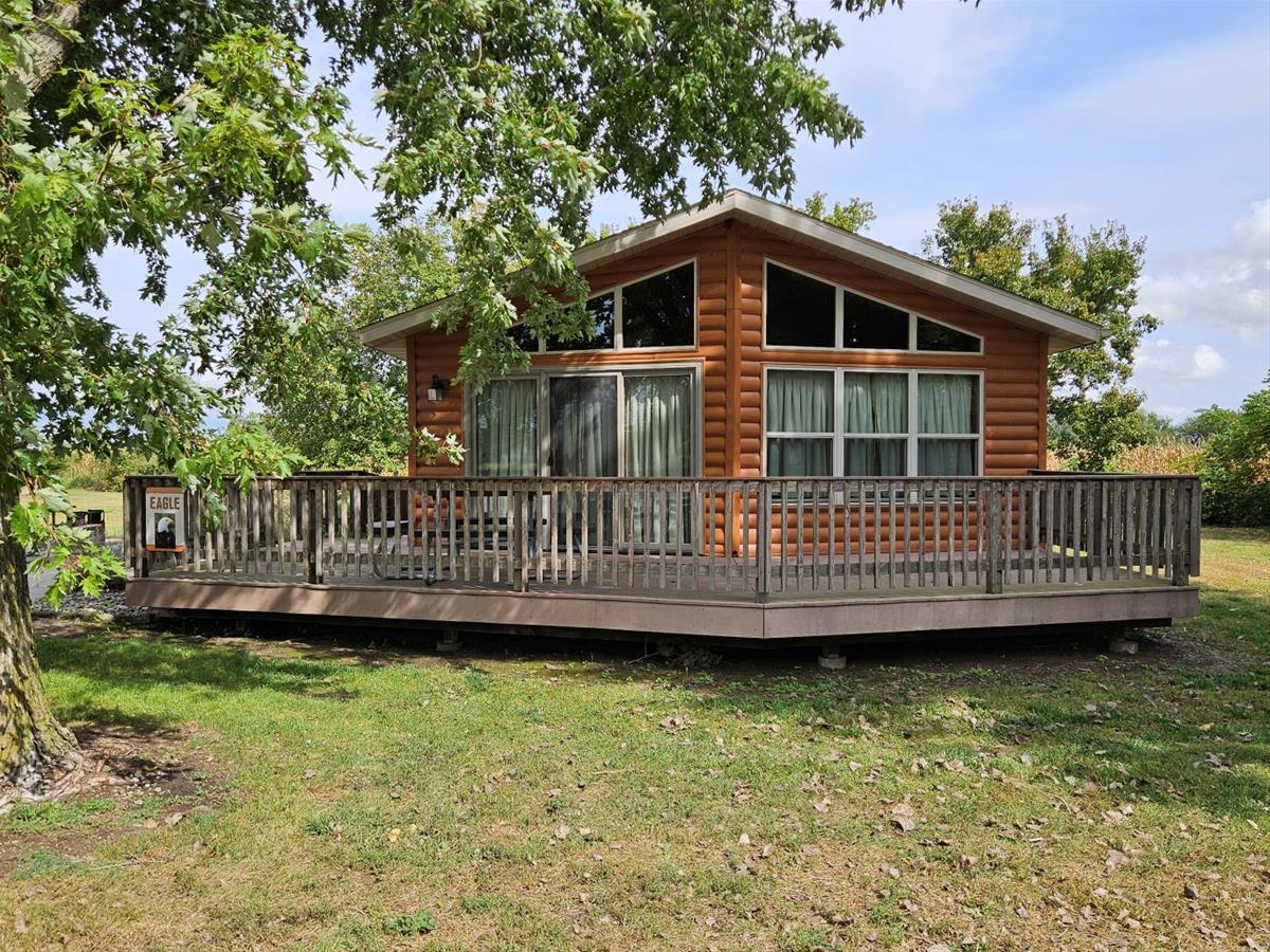 Snyder Bend Eagle Cabin 2 BR 6 Person