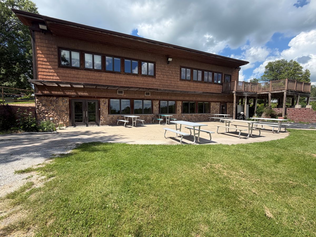 Lake Iowa Nature Center Outside 