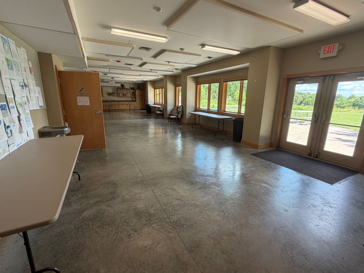Lake Iowa Nature Center - Inside view 