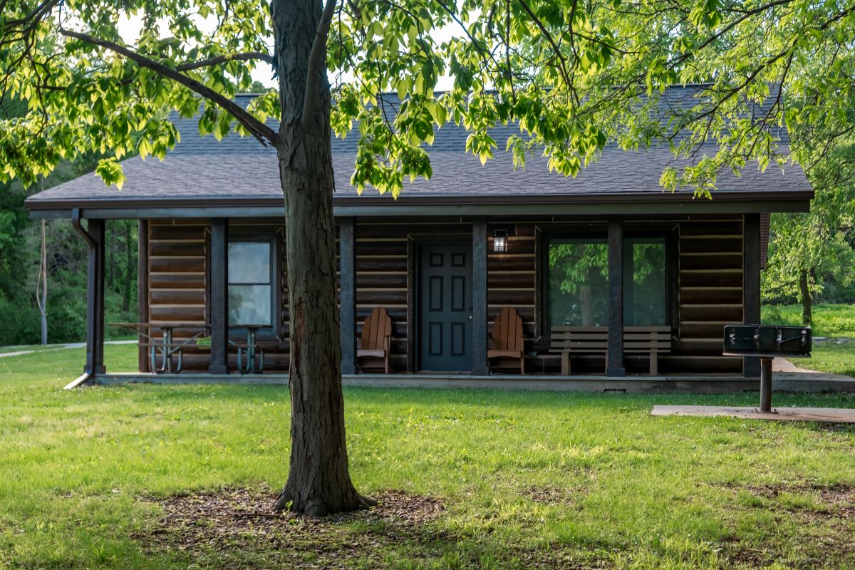 Cordova Park, Oak Cabin