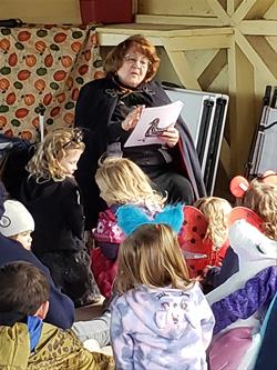 OWLS Program "Storytelling by Linda Fox"