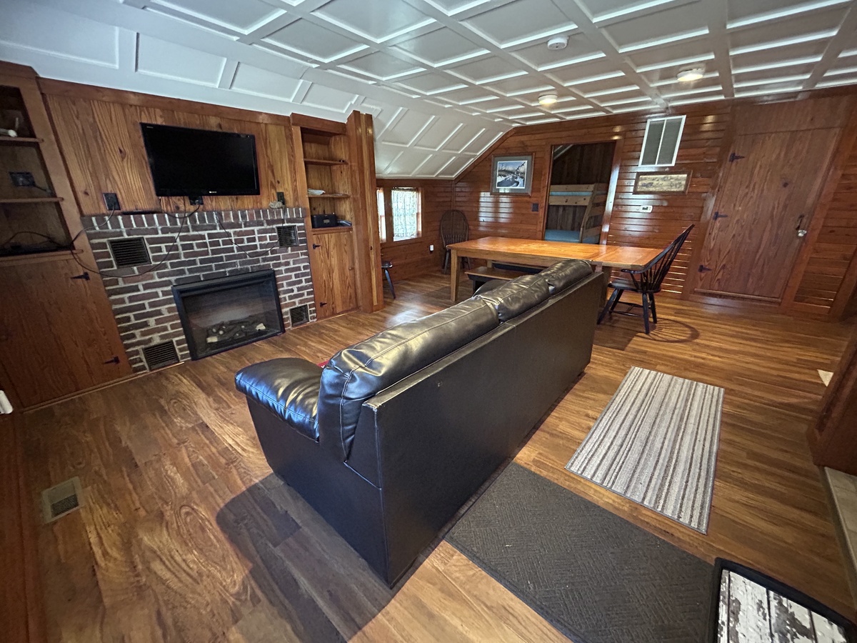 RT Reese Cabin Living Room/Dining Area