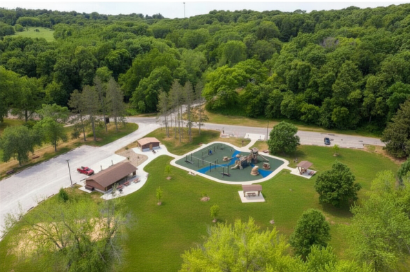 Pinicon ridge Park Riverside Playground and Shelter
