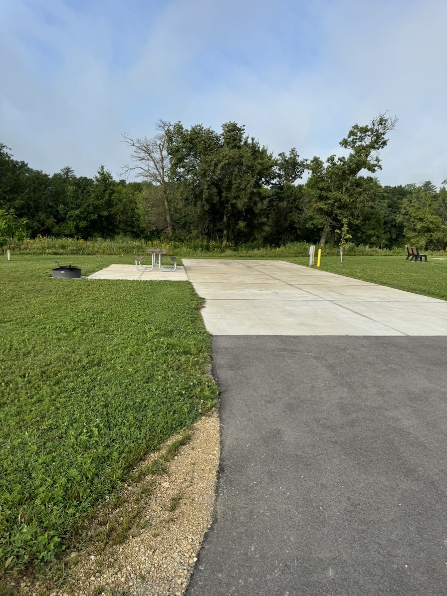 Fontana Park: Lakeside Site L09