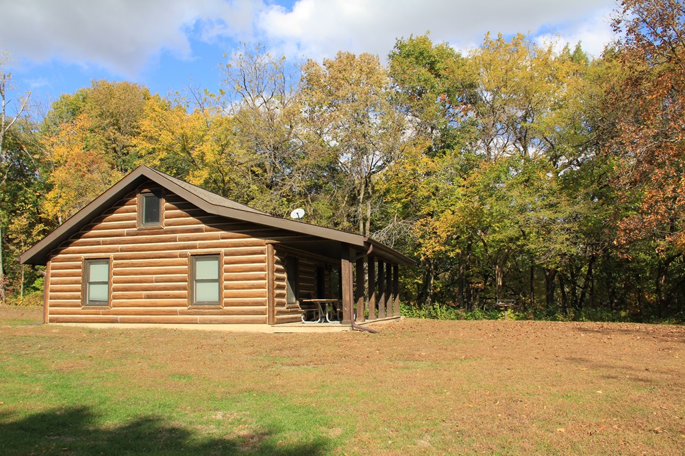 Cordova Park, Oak Cabin