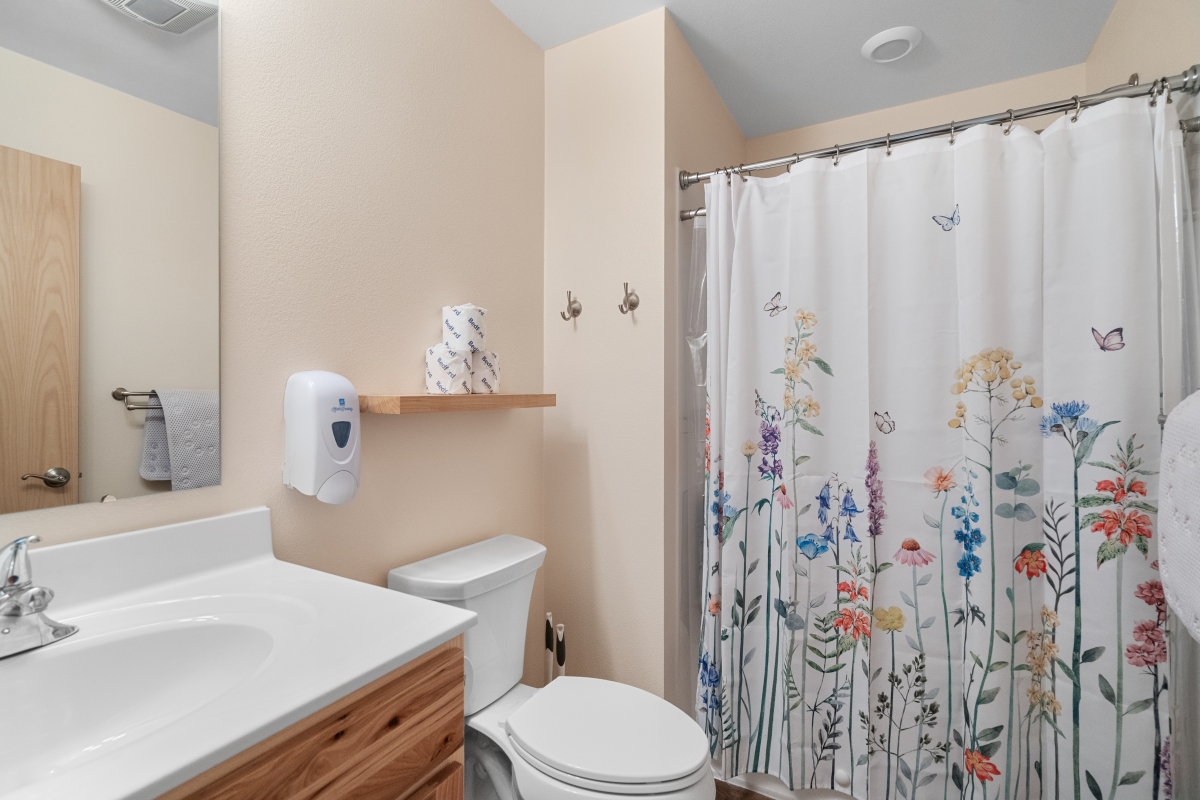 Coneflower Cabin Restroom
