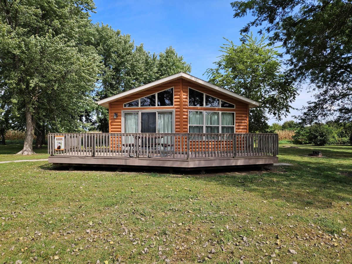 Snyder Bend Hawk Cabin 2 BR 6 Person